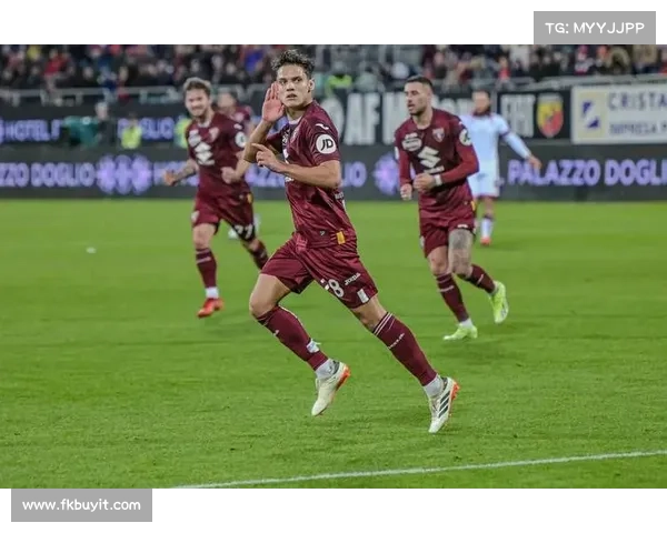 皮尔斯炮轰英格兰三将:福登场外失控、格拉利什迷失、帕尔默疲软 皮尔斯炮轰英格兰三将:福登场外失控、格拉利什迷失、帕尔默疲软